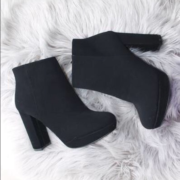 Shoes - Statement Black Boots